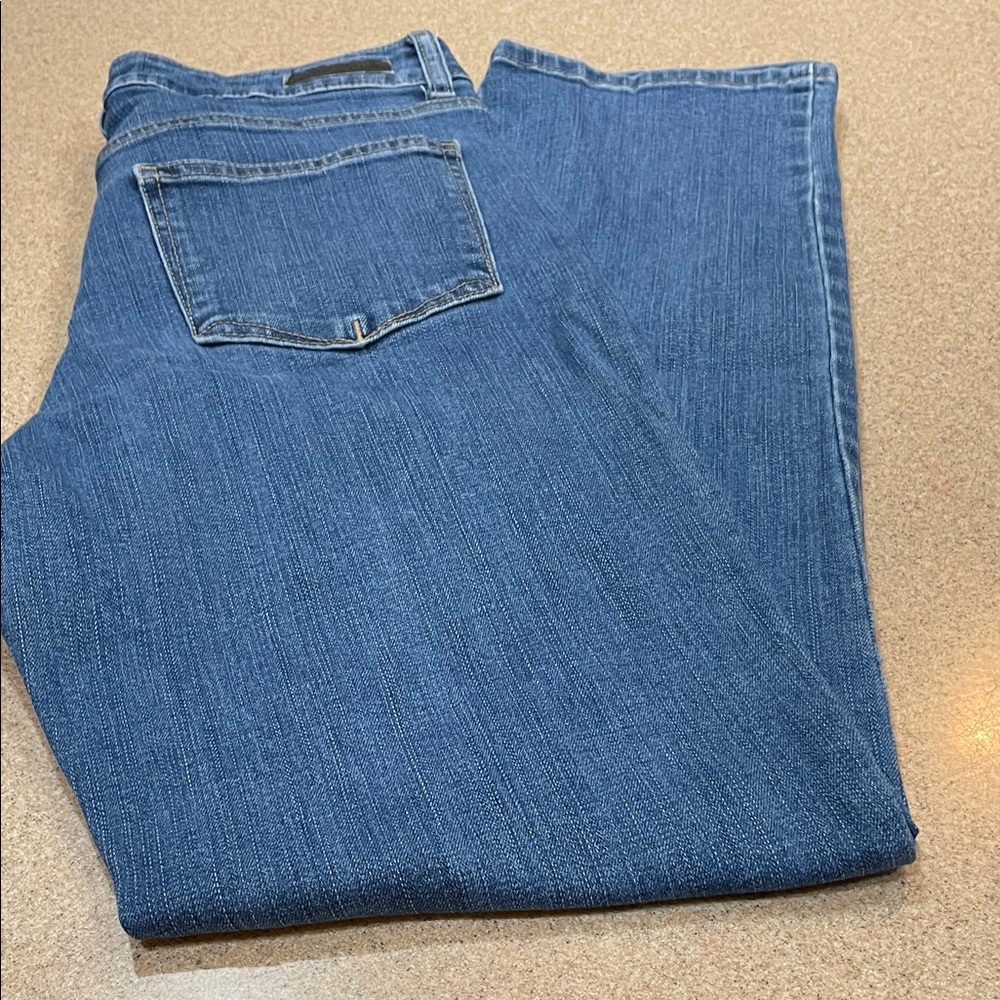 Lee Classic Women’s Stretchy Size 8 Jeans